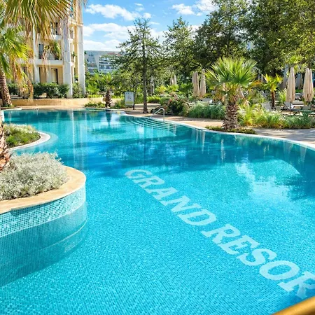 Harmony Grand Resort-15 Private Apartment With Heated Floors Апартаменты *